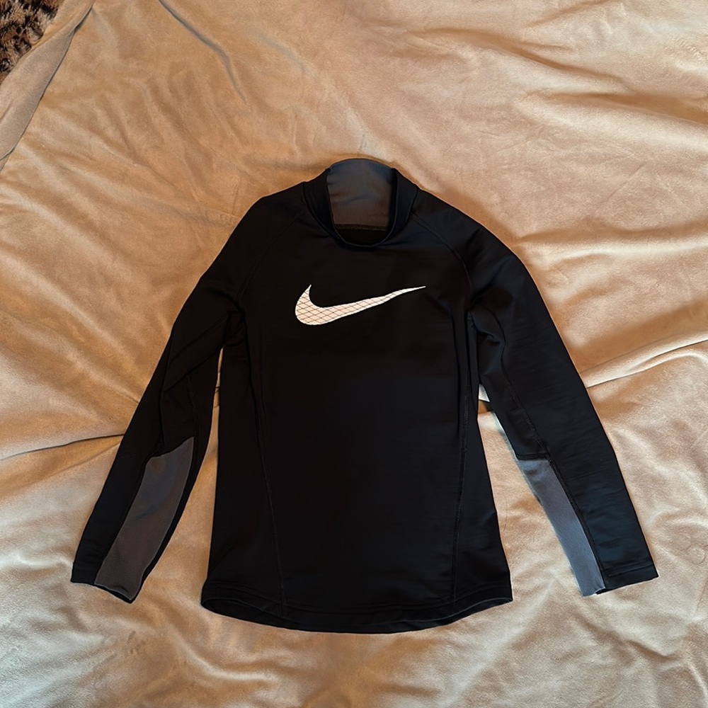 Boys Nike long sleeve shirt